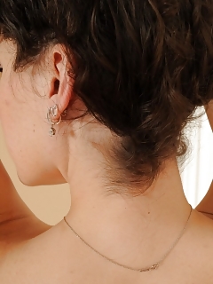 Sativa Verte Hairy Pussy Xup