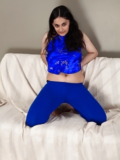 Rani Red Hairy Wet Cunt