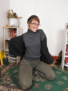 Artemisia Hairy Czech Girls