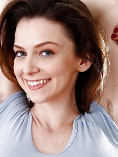 Emma Curvy Hairy