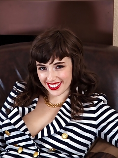 Simone Naturist Hairy Pussy