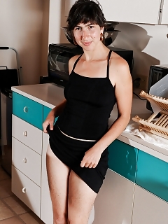 Autumn Free Hairy Teen Pussy Pics