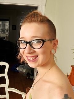 Tracy Hairy Older Pussy