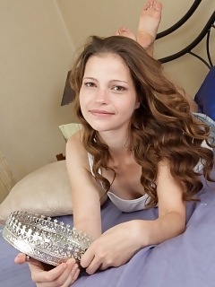 Rose Hairy Girl Snatch