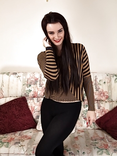 Melody Wilde Granny Shows Her Hairy Pussy